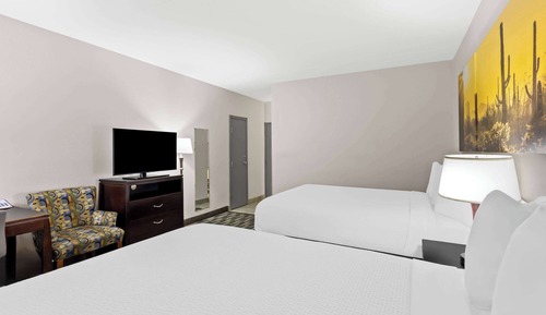 Room, 2 Queen Beds, Non Smoking, Poolside