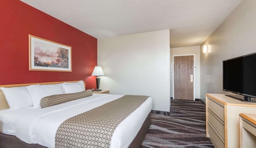 Standard Room, 1 King Bed