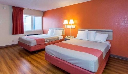 Standard Room, 2 Queen Beds, Non Smoking, Refrigerator