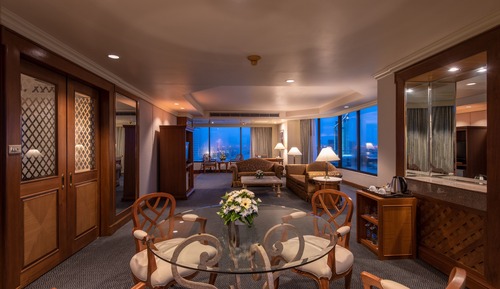 Executive Suite River View, Business Lounge Access
