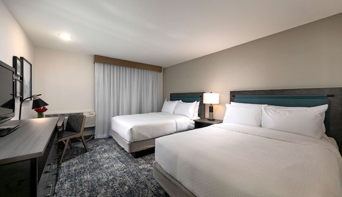 Room, 2 Queen Beds, Accessible (Roll-In Shower)