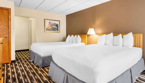 Suite, Multiple Beds, Refrigerator & Microwave, River View (2nd Floor)