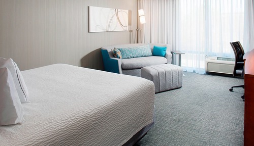 Room, 1 King Bed with Sofa bed (Mobility/Hearing Accessible, Tub)