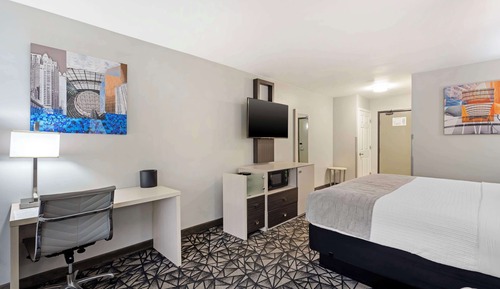 Standard Room, 1 King Bed, Non Smoking, Refrigerator & Microwave