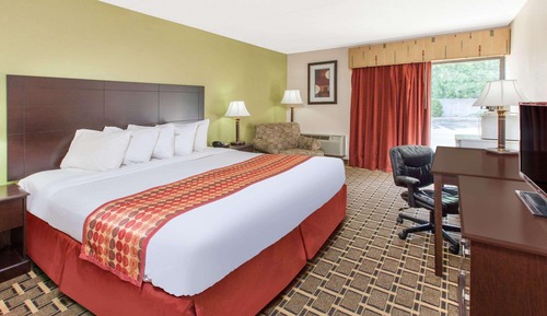 Standard Room, 1 King Bed