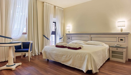 Deluxe Double Room Single Use