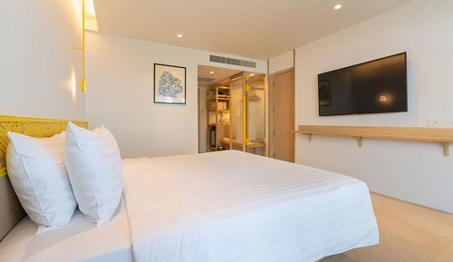 Superior Room, 1 King Bed, Garden View