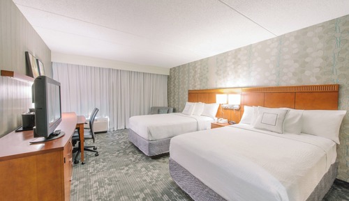 Room, 2 Double Beds, Non Smoking (Mobility/Hearing Access, Roll-In Shwr)