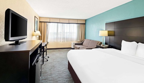 Standard Room, 1 King Bed with Sofa bed, Non Smoking (2 Person Sofabed)
