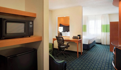 Executive Suite, 1 King Bed with Sofa bed (Mobility/Hearing Accessible, Tub)