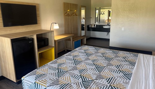 Room, 1 Queen Bed, Non Smoking