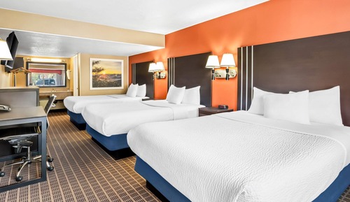 Studio Suite, Non Smoking (3 Queen Beds)