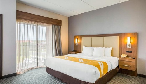 Suite, 1 King Bed with Sofa bed, Accessible, Non Smoking