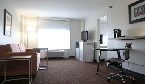 Suite, 1 Queen Bed