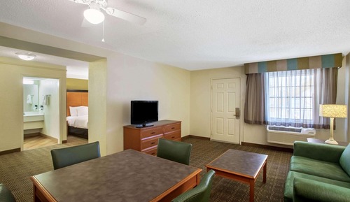 Suite (1 King Bed)