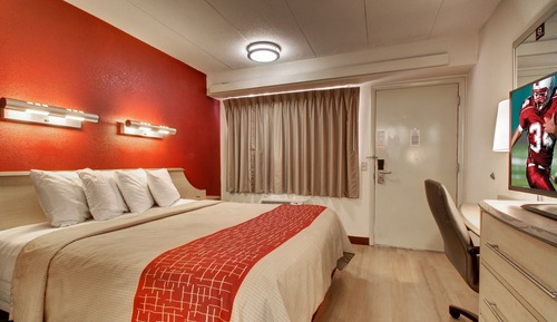 Standard Room, 1 Queen Bed (Smoke Free)