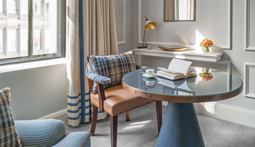 Club Room, 1 King Bed, Park View