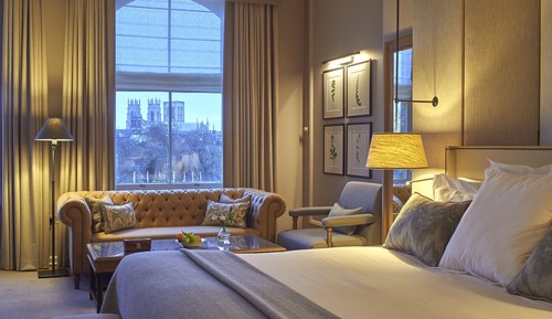 Signature Suite, City View