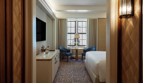 Deluxe Room (King)