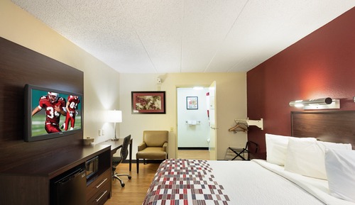 Superior Room, 1 King Bed, Accessible, Non Smoking (Roll-In Shower)