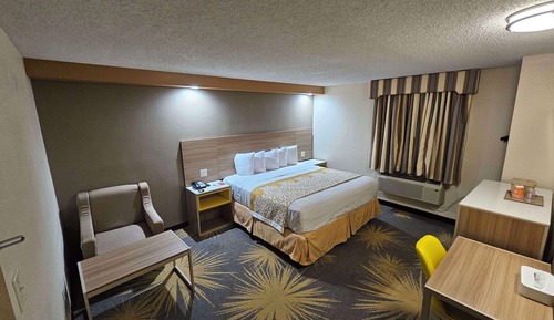 Standard Room, 1 King Bed, Non Smoking