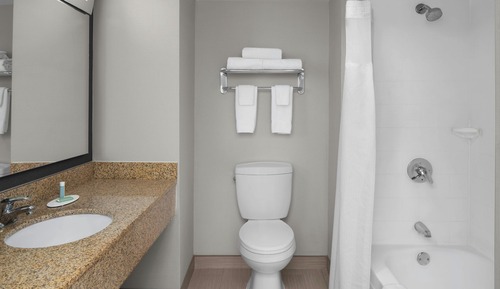 Room, 2 Queen Beds, Non Smoking (Mobility/Hearing Accessible, Tub)