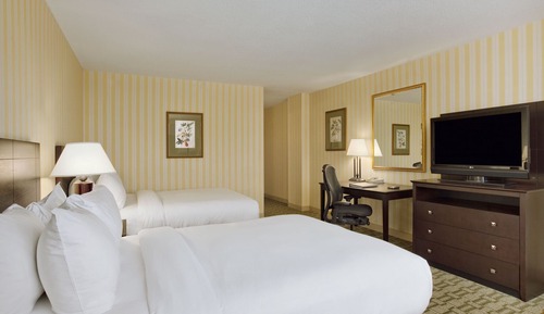 Room, 2 Queen Beds, Accessible (Roll-In Shower)