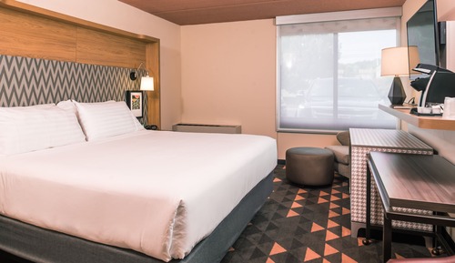 Standard Room, 1 Queen Bed, Accessible (Mobility, Accessible Tub)