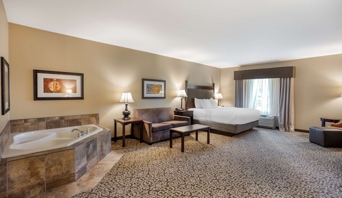 Suite, 1 King Bed, Non Smoking, Jetted Tub (with Sofabed)