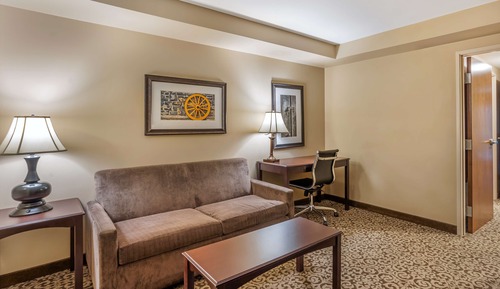 Suite, 1 King Bed, Accessible, Jetted Tub (with Sofabed)