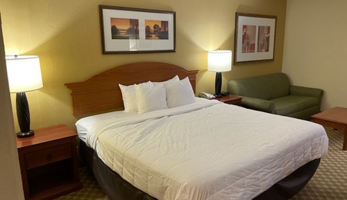 Suite, 1 King Bed with Sofa bed, Non Smoking