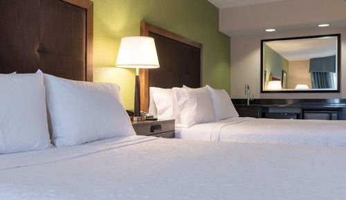 Deluxe Room, 2 Queen Beds, Non Smoking
