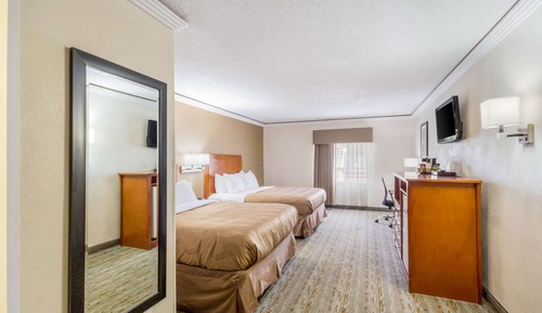 Room, 2 Queen Beds, Accessible, Non Smoking