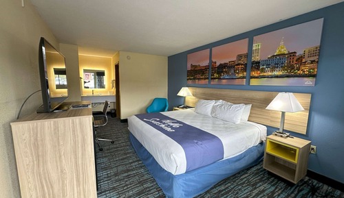 Room, 1 King Bed, Non Smoking (First Floor)
