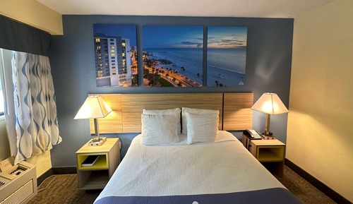 Room, 1 Queen Bed, Non Smoking (First Floor)