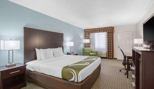 Room, 1 King Bed, Smoking