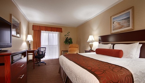 Standard Room, 1 King Bed, Non Smoking, Balcony (Fees apply over 2 adults)