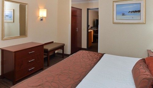 Standard Room, 1 King Bed, Non Smoking, Balcony (Fees apply over 2 adults)