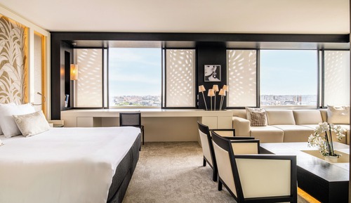 Panorama Suite (lounge access)