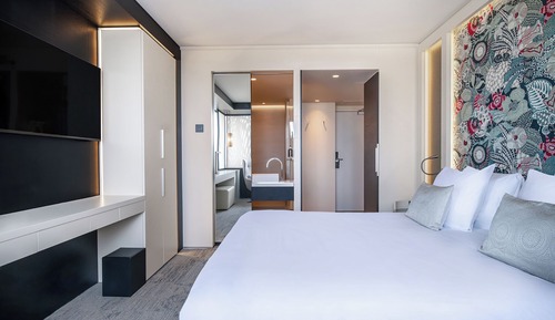 Deluxe Panorama corner (lounge access)