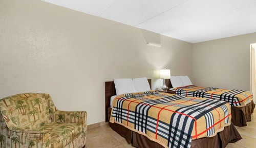 Standard Room, 2 Double Beds, Non Smoking