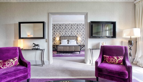 Suite Victoria Vue Jardin (1 très grand lit et 1 canapé-lit, vue jardin)