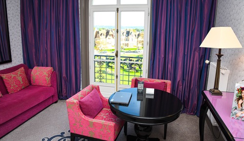 Classic Room, 1 King Bed (Garden view)