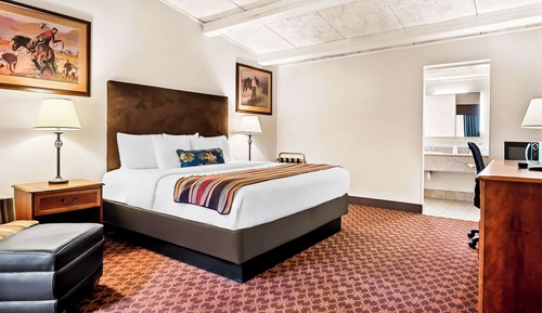 Standard Room, 1 King Bed, Non Smoking, Refrigerator & Microwave