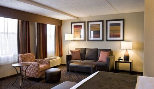 Business Suite, 1 King Bed, Non Smoking, Microwave