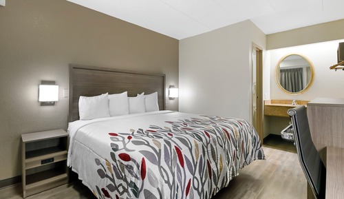 Deluxe Room, 1 King Bed (Smoke Free)