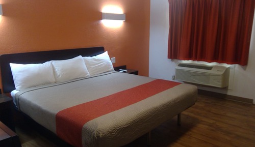 Deluxe Room, 1 King Bed, Accessible, Non Smoking