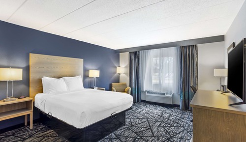 Standard Room, 1 Queen Bed, Accessible, Bathtub