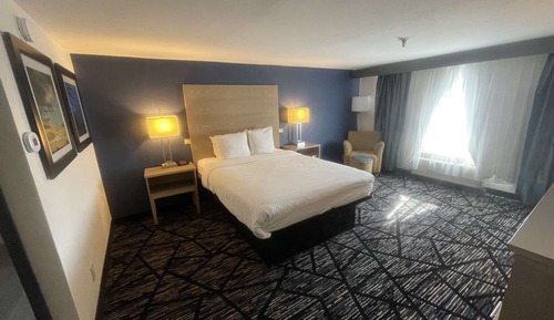 Standard Room, 1 Queen Bed, Accessible, Non Smoking
