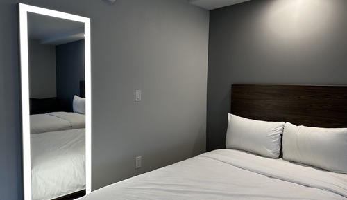 Basic Room, 1 Queen Bed, Non Smoking